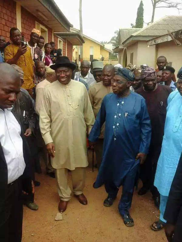 Goodluck Jonathan Meets With Obasanjo In Ogun State. Photos
